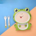 ⁦طقم طعام للاطفال 5 قطع شكل ضفدع⁩ - الصورة ⁦6⁩