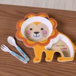 ⁦طقم طعام للاطفال شكل اسد 5 قطع⁩ - الصورة ⁦3⁩