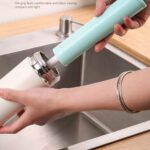 ⁦فرشة كهربائية لتنظيف زجاجات المياة وببرونات الأطفال ب 3 رؤوس مختلفة⁩ - الصورة ⁦5⁩