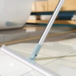 ⁦مساحة يدوية سحرية للارضيات والزجاج والبلاط  قابلة للدوران 180 درجة⁩ - الصورة ⁦4⁩