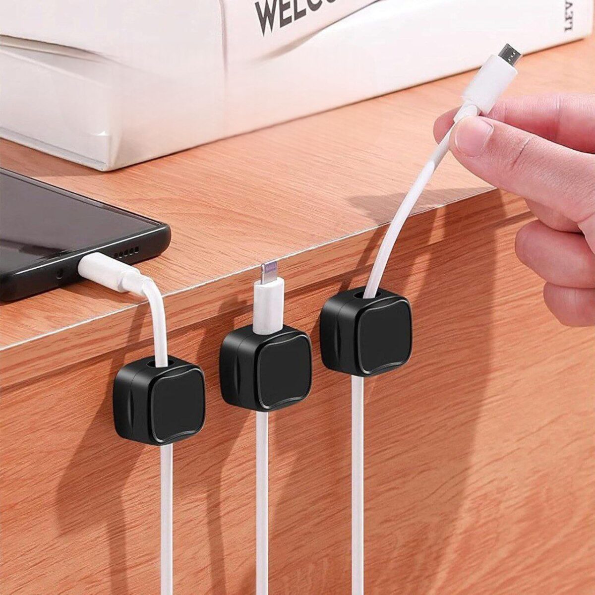 مشبك-مغناطيسي-لاصق-لتنظيم-الاسلاك-والكابلات-6-قطع_All_8642_8.jpeg مشبك مغناطيسي لاصق لتنظيم الاسلاك والكابلات 6 قطع - الصورة 1