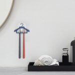 ⁦هوك شكل شماعة لحامل فرش الاسنان بلصق دبل فيس للتعليق⁩ - الصورة ⁦4⁩