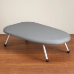 ⁦ترابيزة مكوة ميني بارجل قابلة للطي وجزء لحمل المكواة⁩ - الصورة ⁦3⁩