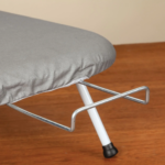 ⁦ترابيزة مكوة ميني بارجل قابلة للطي وجزء لحمل المكواة⁩ - الصورة ⁦7⁩