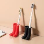 ⁦حامل سيليكون للاقلام و الموبيل و لفرش الأسنان على شكل حذاء المطر⁩ - الصورة ⁦6⁩
