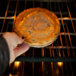 ⁦حامي رف الفرن السيليكون مقاوم للحرارة اثناء الطهي _ قطعتين⁩ - الصورة ⁦3⁩