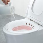 ⁦حوض تواليت لعمل حمام دافئ ولعلاج البواسير وفترة ما بعد الولادة مع شطاف محمول⁩ - الصورة ⁦8⁩