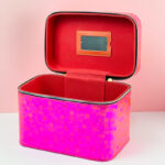 شنط ميكاب لتنظيم أدوات التجميل 3 قطع  تصميم أنيق باللون الفوشيا - الصورة 3