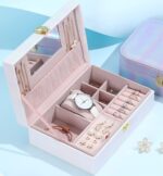 صندوق جلد بمرآة لتنظيم الإكسسوارات والمجوهرات بغطاء محكم الغلق - الصورة 9