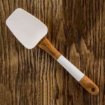 ⁦طقم توزيع سيليكون بيد خشب 4 قطع⁩ - الصورة ⁦5⁩