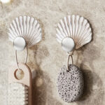 ⁦طقم هوك شفاف 3 قطع علي شكل صدفة بلزق دبل فيس لتعليق الاكسسورات والملابس⁩ - الصورة ⁦4⁩