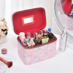 مجموعة شنط جلد 3 قطع بماقسات مختلفة لتنظيم وحمل الميك اب مزينة بقلوب - الصورة 4