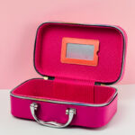 ⁦مجموعة شنط منظمة لادوات التجميل من الجلد 3 قطع⁩ - الصورة ⁦2⁩