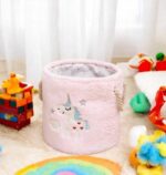 ⁦باسكت تخزين فرو بتصميم يونيكورن لغرف الاطفال⁩ - الصورة ⁦3⁩