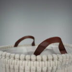 ⁦باسكت غسيل قطيفة مضلعة  قابل للطي بيد جلد _ مقاس  40 * 35 سم⁩ - الصورة ⁦2⁩