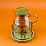 ⁦براد بايركس حراري 600 ملي بغطاء خشبي مع استاند معدن _ باللون العسلي⁩ - الصورة ⁦2⁩