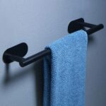 حامل معدني لتعليق الفوط بلزق دبل فيس لسهولة التركيب