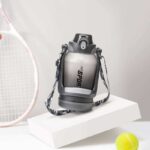 ⁦زجاجة مياة 1500 ملي بشاليموه مناسبة للجيم والجامعات بيد لسهولة الحمل⁩ - الصورة ⁦2⁩