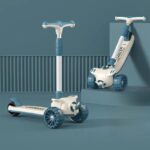 ⁦سكوتر اطفال مضئ علي شكل طيارة  مع مقعد قابل للطي⁩ - الصورة ⁦8⁩