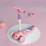 ⁦سكوتر اطفالي مضئ ب 3 عجلات مزود بمقعد قابل للطي⁩ - الصورة ⁦5⁩