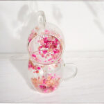 ⁦مج زجاج  شفاف 200 ملي دبل مزين بورد بينك لشرب وتقديم العصائر والشاي⁩ - الصورة ⁦2⁩