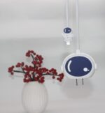 ⁦كفر حماية لشاحن وكابل الآيفون بتصميم رائد فضاء - قطعتين⁩ - الصورة ⁦3⁩