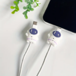 ⁦كفر حماية لشاحن وكابل الآيفون بتصميم رائد فضاء - قطعتين⁩ - الصورة ⁦4⁩