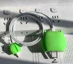 ⁦كفر حماية لشاحن وكابل الآيفون بتصميم كورتي البعبع _ قطعتين⁩ - الصورة ⁦10⁩