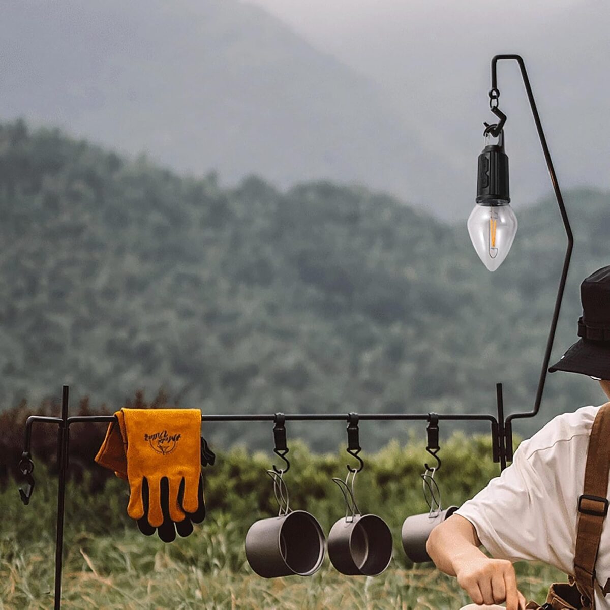 ⁦كشاف تخييم محمول شكل لمبة ب 3 مستويات اضاءة  - معلق قابل للشحن⁩ - الصورة ⁦4⁩