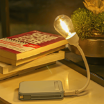 ⁦وناسة علي شكل لمبة بيد قابلة للتعديل مع منفذ يو اس بي للشحن⁩ - الصورة ⁦9⁩