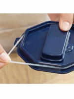 ⁦برطمان مخللات اكليريك 250 ملي علي شكل ساعة رملية بغطاء محكم الغلق مزود بشوكة⁩ - الصورة ⁦5⁩