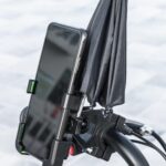 ⁦حامل موبايل للدراجات النارية مزود بشمسية ميني للحماية من الشمس والمطر⁩ - الصورة ⁦7⁩