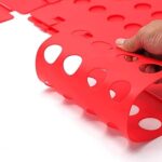 ⁦لوح طي لتطبيق الملابس والتيشيرتات وتنظيمها لتوفير المساحة داخل الدولاب⁩ - الصورة ⁦3⁩