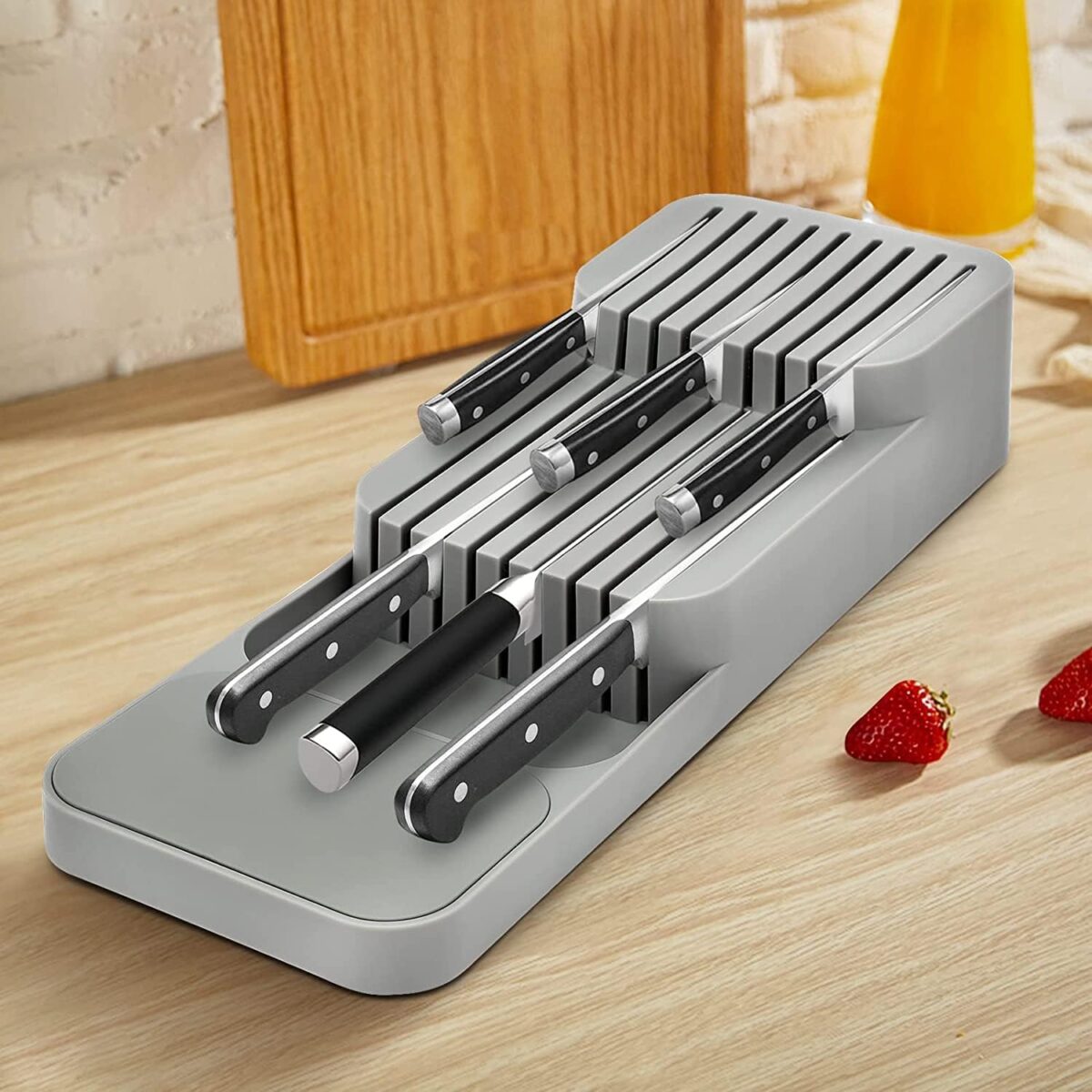 ⁦حامل ومنظم سكاكين من البلاستيك 9 خانات للادراج ورخامة المطبخ⁩ - الصورة ⁦3⁩