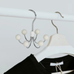 ⁦شماعة دوارة 360 درجة ب 6 هوك خشب  لتعليق الملابس والشنط  لتوفير مساحة داخل الدواليب⁩ - الصورة ⁦3⁩