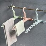 شماعة ملابس قابلة للطي ب 4 هوك مناسبة لوقت السفر والرحلات