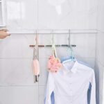 ⁦شماعة ملابس قابلة للطي ب 4 هوك مناسبة لوقت السفر والرحلات⁩ - الصورة ⁦5⁩