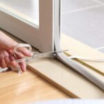 عازل الاصوات ومانع الاتربه الاسفنجي للابواب والالوميتال 5 متر - الصورة 9