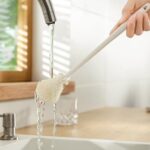 ⁦فرشة سيليكون بمقبض طويل  لتنظيف زجاجات المياه وببرونات الاطفال⁩ - الصورة ⁦5⁩