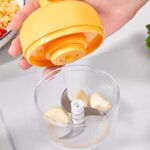 ⁦قطاعة ومفرمة يدوية للتوم والبصل والخضروات بشفرات ستاليس من الداخل  شكل بطة⁩ - الصورة ⁦4⁩