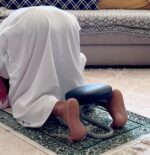 ⁦كرسي سجود لتسهيل الصلاة وتخفيف الضغط علي الركبيتن لكبار السن والمرضي⁩ - الصورة ⁦4⁩