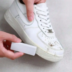 ⁦أستيكة مطاطية لتنظيف وتلميع الأحذية وإزالة البقع والأتربة بلطف وفعالية⁩ - الصورة ⁦2⁩