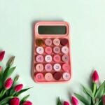 ⁦الة حاسبة بشاشة ديجيتال وازرار كبيرة للمكتب بتصميم ملون جذاب⁩ - الصورة ⁦6⁩