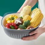 ⁦طبق بمصفاه بلاستيك منفصلة بسعة كبيرة لغسيل وتصفية الاطعمة⁩ - الصورة ⁦2⁩