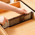 ⁦فاصل ادراج بلاستيك متعدد الاستخدامات قابل للتمدد⁩ - الصورة ⁦2⁩