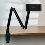 ⁦استاند و حامل للموبايل يثبت علي المكتب قابل للتعديل والدوران 360 درجة⁩ - الصورة ⁦3⁩