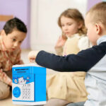 ⁦حصالة الكترونية للاطفال شكل خزنة برقم سري وسحب تلقائي للاموال⁩ - الصورة ⁦2⁩