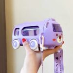 ⁦زمزمية بشاليموه شكل باص مجسم مع حزام كروس للمدرسة والنادي -500 مللي⁩ - الصورة ⁦2⁩