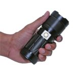 ⁦كشاف يدوي ب 5 اوضاع اضاءة مختلفة مع خاصية الزوم _ بيو اس بي للشحن⁩ - الصورة ⁦10⁩