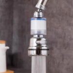 ⁦وصلة حنفية متحركة بدوران 360 درجة مزودة بفلتر داخلي ب 3 مستويات لتنظيم قوة ضخ المياه⁩ - الصورة ⁦2⁩